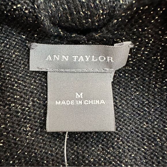 Ann Taylor black and gold shimmer thread silk blend v-neck top NWT size M - Picture 5 of 10